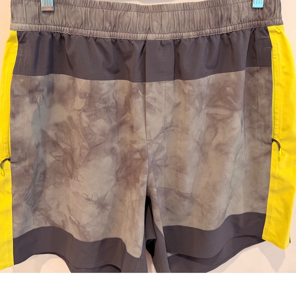Lululemon x Robert Geller Take the Moment Shorts Mens Large Grey‎ Tie Dye Yellow